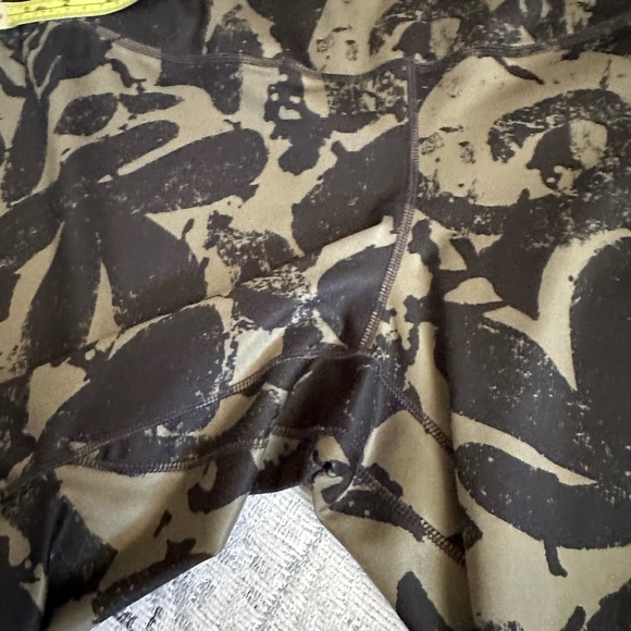 1X Floral Camo Nike athletic bike shorts - Picture 2 of 5